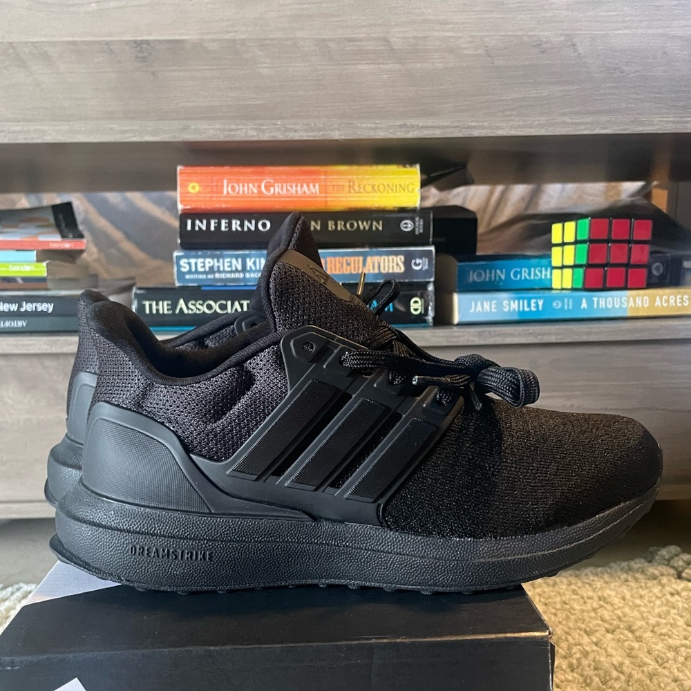 Adidas Ultradream DNA sneakers in size 6.5 Women Triple Black